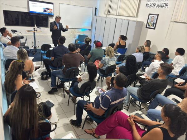 Curso de Oratória movimenta a sede da FUG no Acre