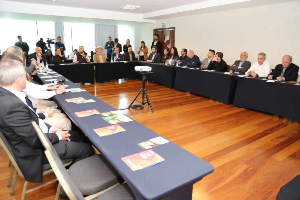 Seminário “O Brasil Precisa Pensar o Brasil” em Florianópolis (SC) debate os caminhos do agro no país