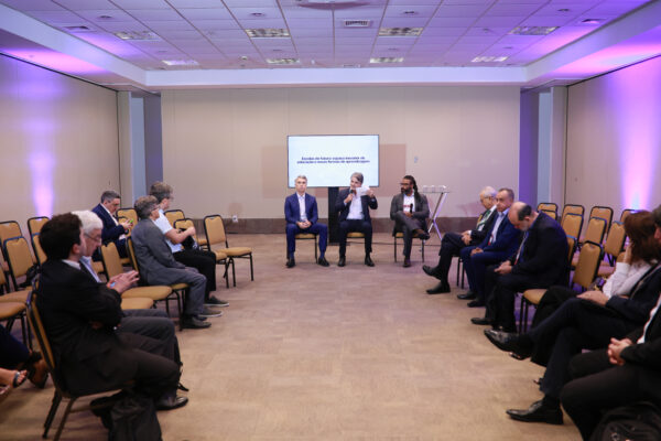 Educação e capital humano são debatidos na Sala Temática sobre Educação, Primeiro Emprego, Ciência e Tecnologia